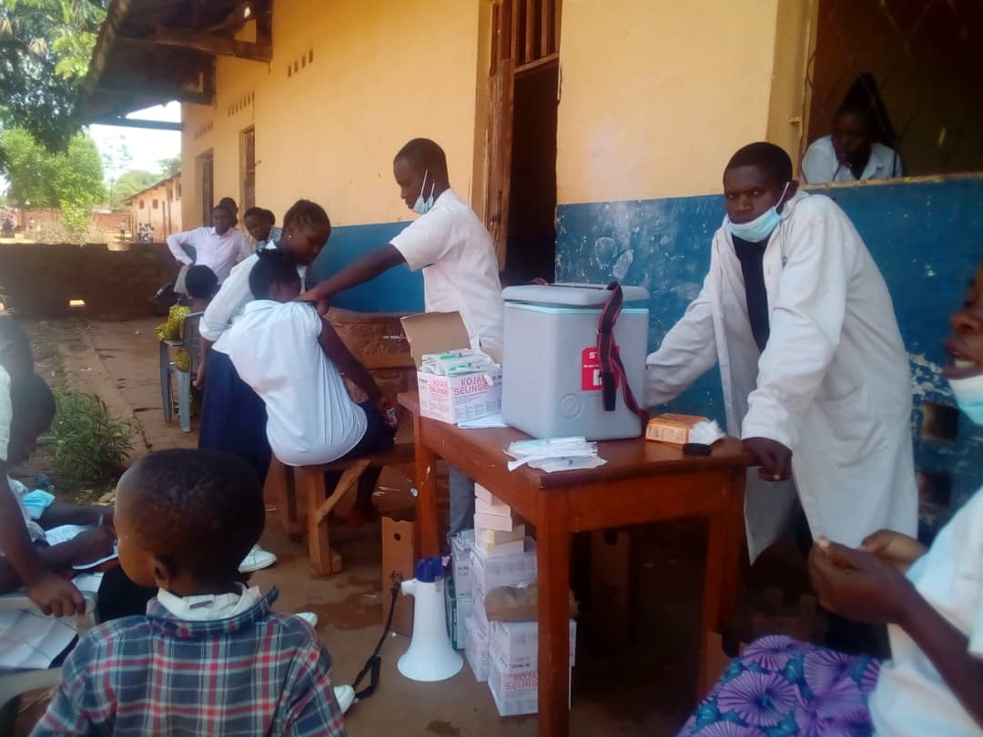 La campagne de vaccination contre la fièvre jaune se poursuive dans les écoles à Kamanyola.