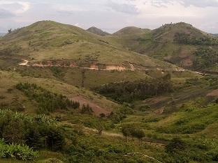 Les activités de râblage sur la route Ngomo, vont de bon train train