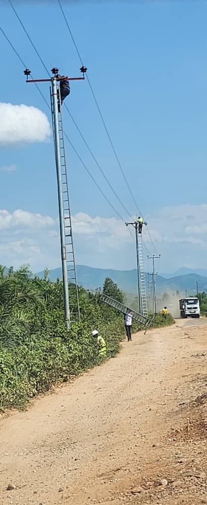 UVIRA : Les travaux d’électrification de Luvungi et Katogota évoluent à bon train.      « Radio Flash FM de Kamanyola »