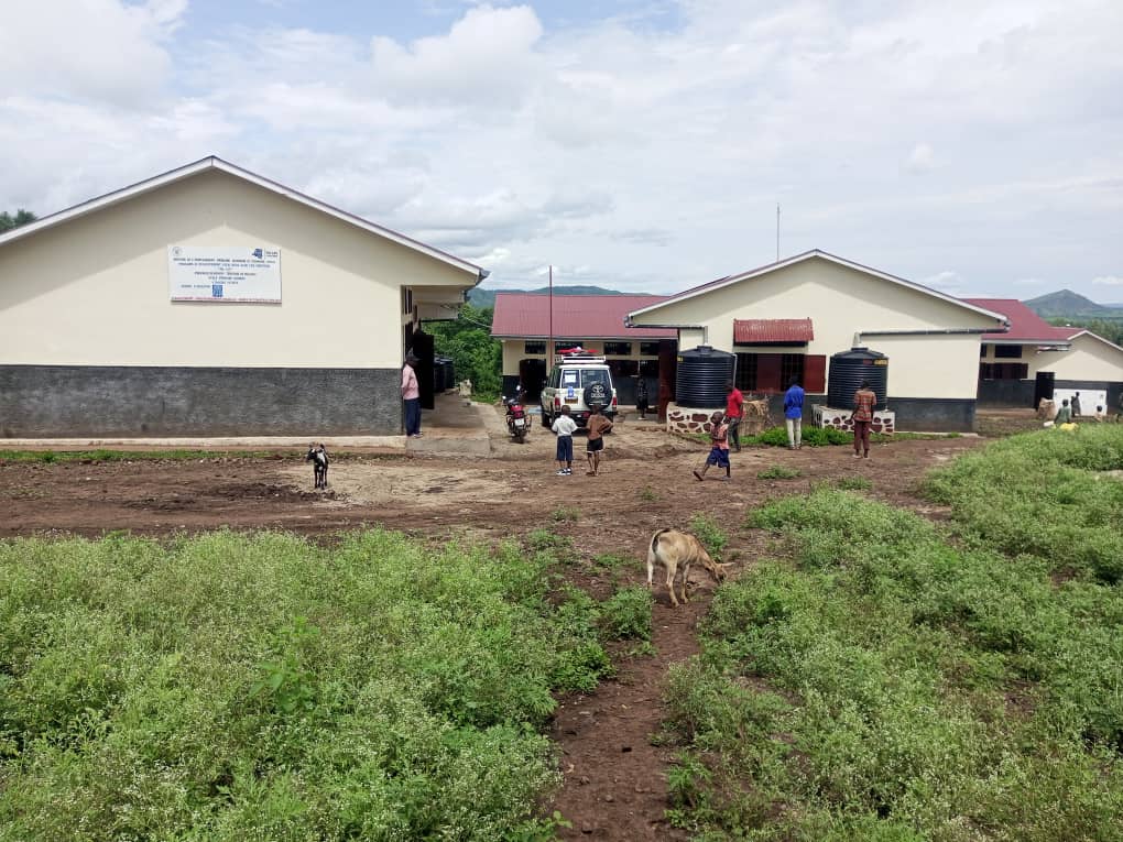PDL-145T/WALUNGU : Remise provisoire de l’école primaire Murhi à ses responsables à Kamanyola