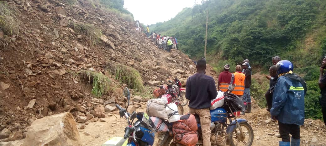 Kamanyola : retour calmement des habitants fuyant la panique vers le Burundi.